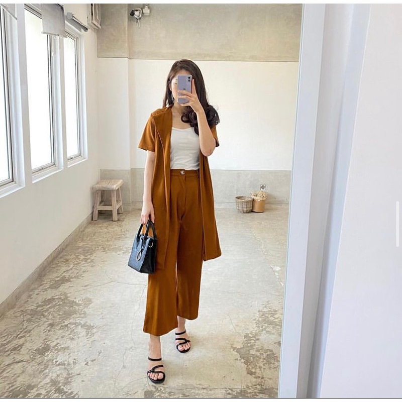 One set (outer + inner) premium