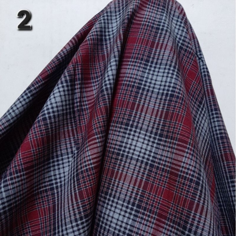 Kain Kotak Yarndyed lebar 110 cm ( merah maroon garis abu hitam )  per 100 yard