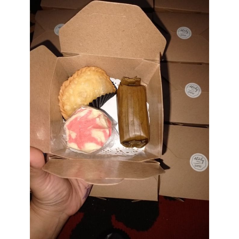 

snack box isi 3