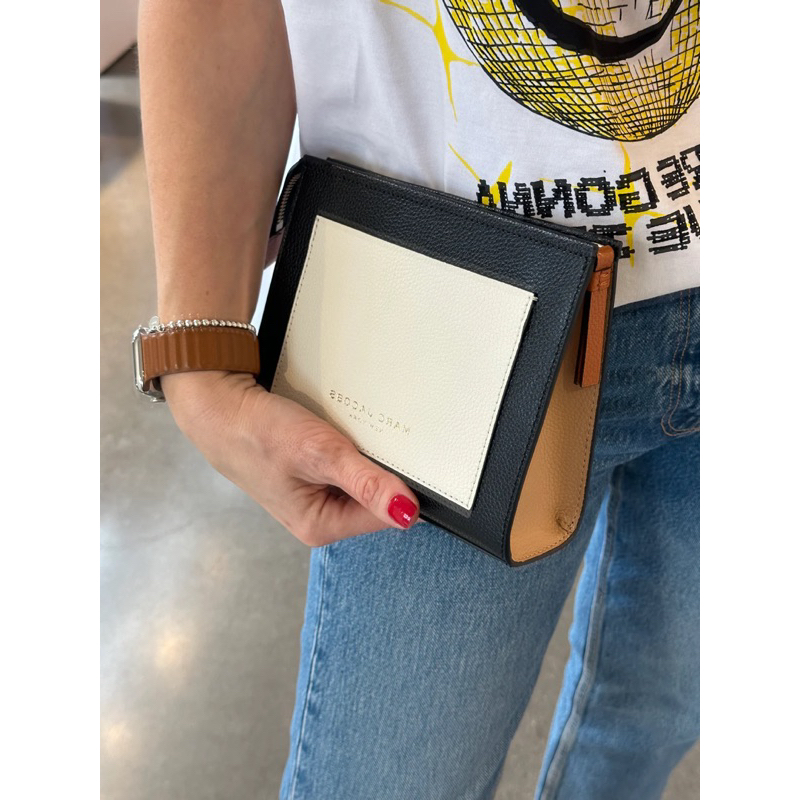 marc jacobs grind wrislet/clutch authentic