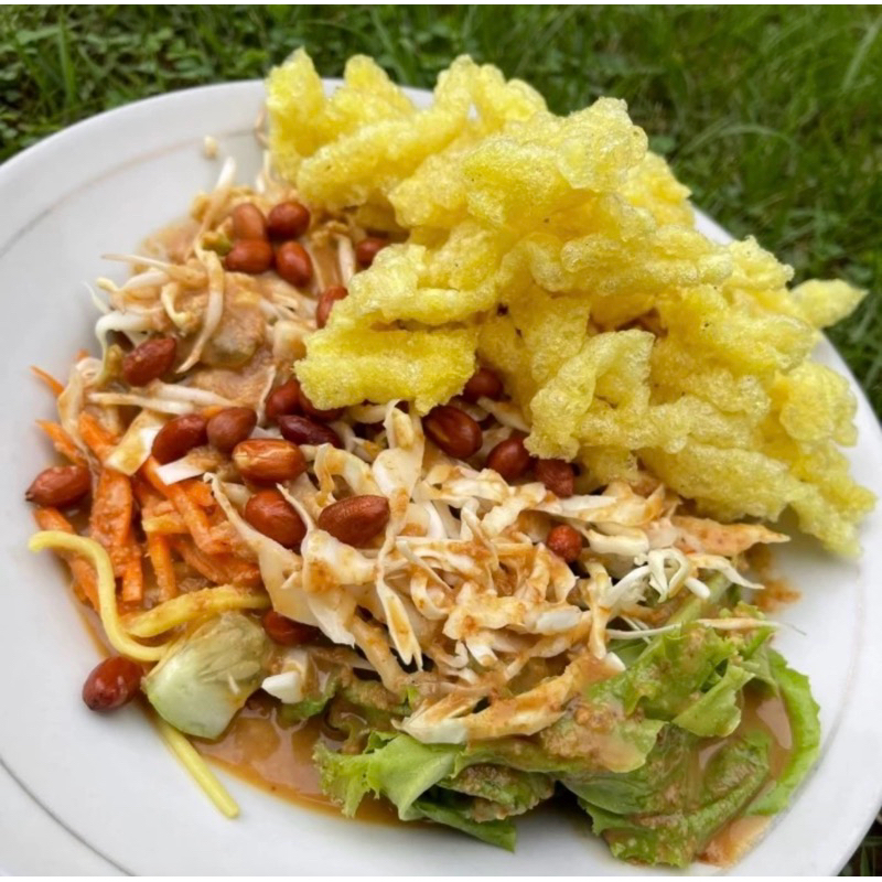 

Jajanan Asinan Sayur Betawi Bumbu Kacang