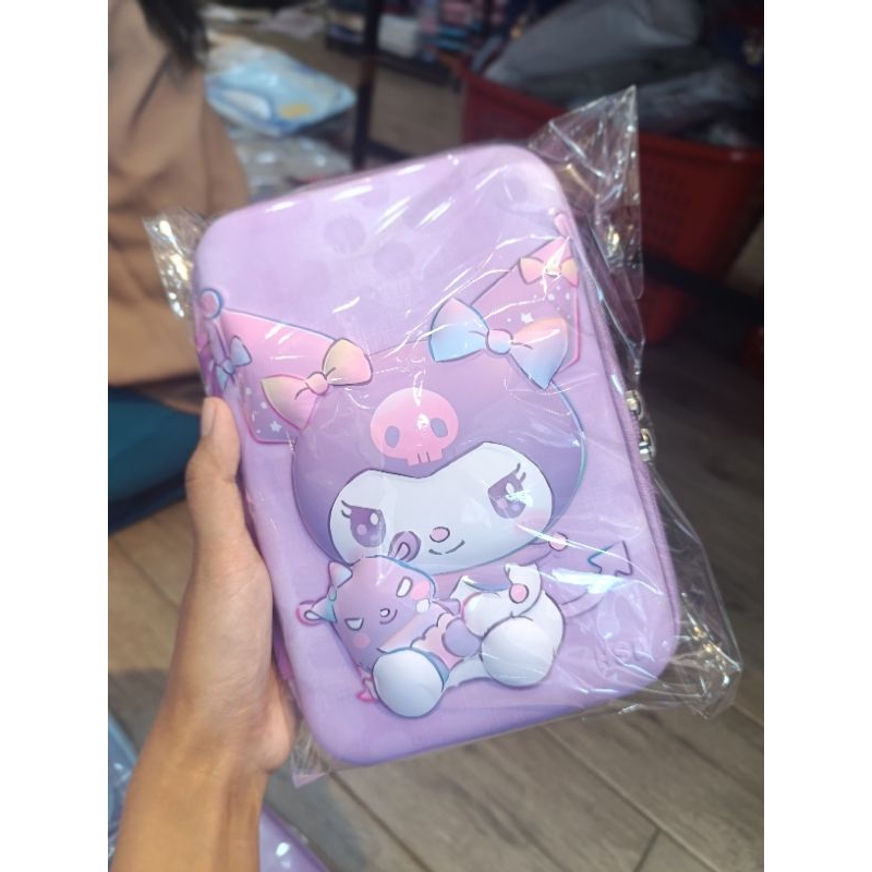 

KOTAK PENSIL BESAR HARDCASE KARAKTER SANRIO