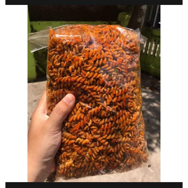 

Makaroni Spiral Pedas 500gr by maminchips