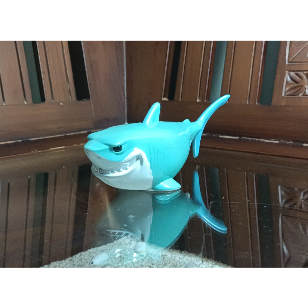 Mainan Hadiah Koleksi Happy Meal McD | Tembakan Air Bentuk Hiu Nemo