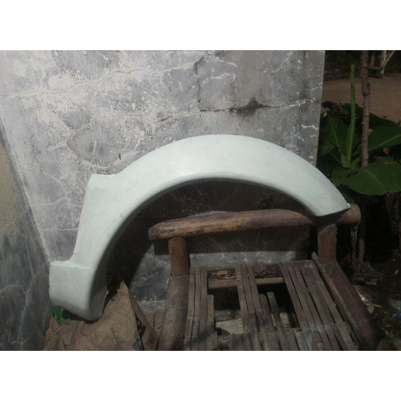 Fender Mitsubishi Kuda Grandia depan