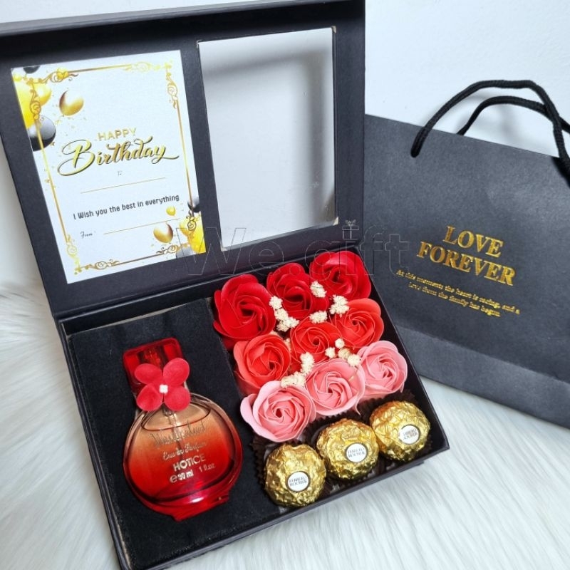 

Hampers Ultah, Anniversary, Hari Ibu, Valentine, dll: Mawar Sabun, Coklat Ferrero, & Parfum asli