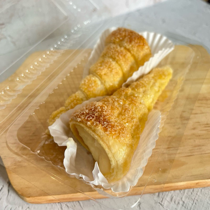 

Kue Rhom Horn Pastry / Kue Cumcum 1Pak (2pcs)