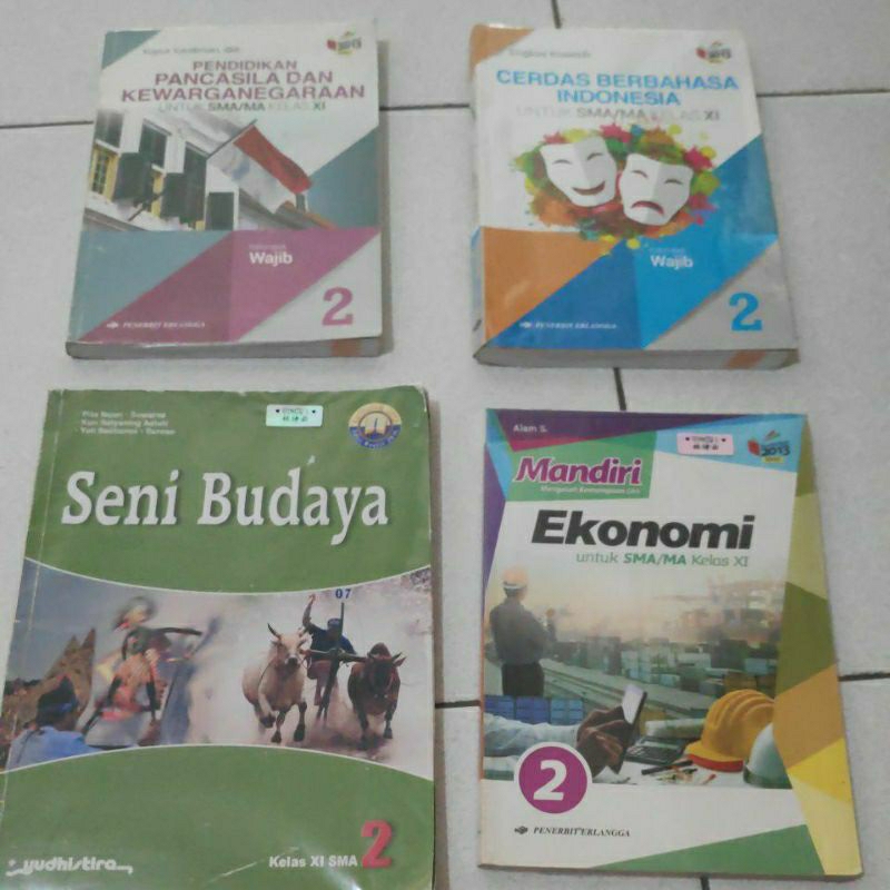 (buku bekas) buku kelas 11 PPKn, b.indo, seni budaya, mandiri eko kurikulum 2013