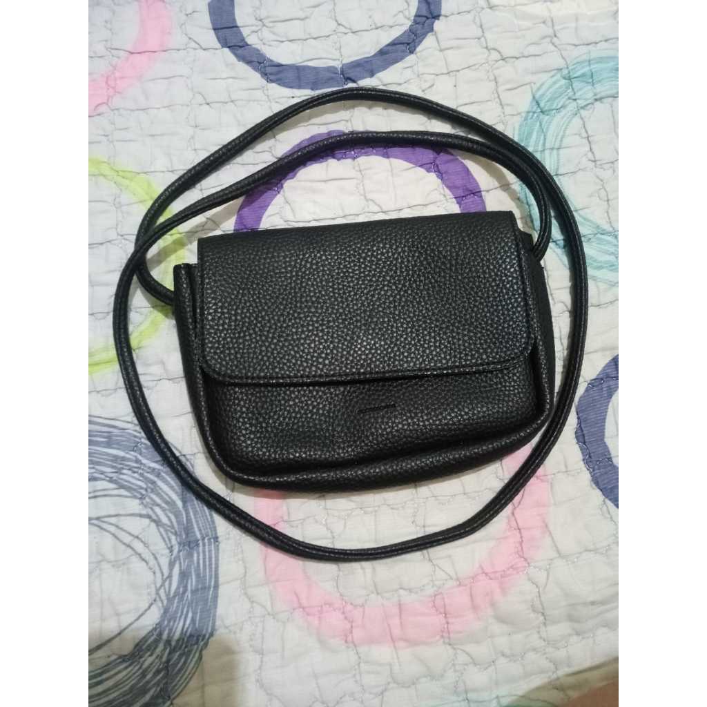 Preloved shoopen sling bag like new