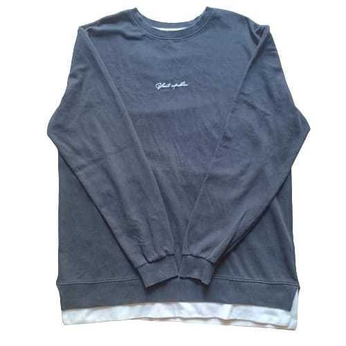 SWEATER HITAM GHOST REPUBLIC