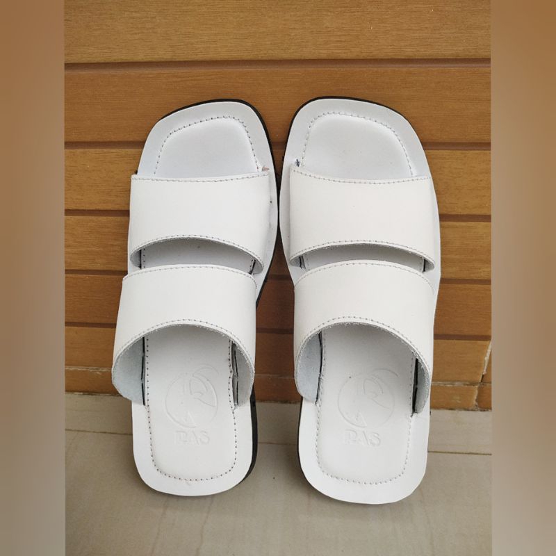 Sandal Pria Kulit Asli Warna putih Terbaru / Sandal putih Habib Santri Ulama karet Anti slip