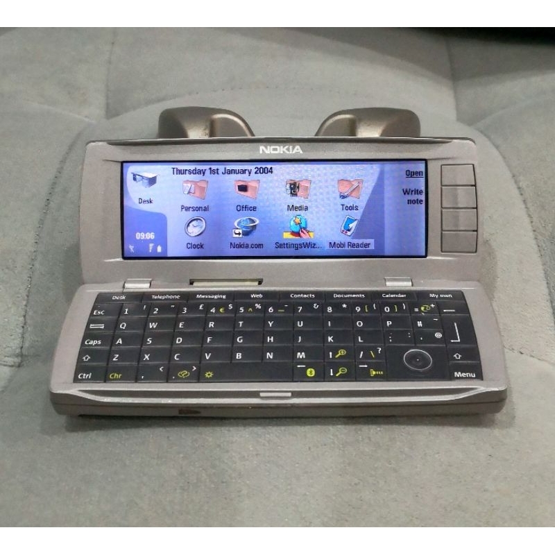 Hp jadul Nokia 9500 Comunicator  mulus hp unik hp langka hp anti sadap