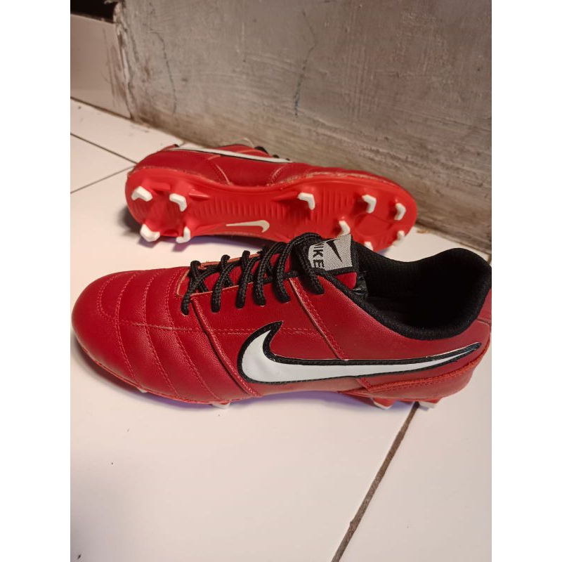 sepatu bola asli kulit sapi