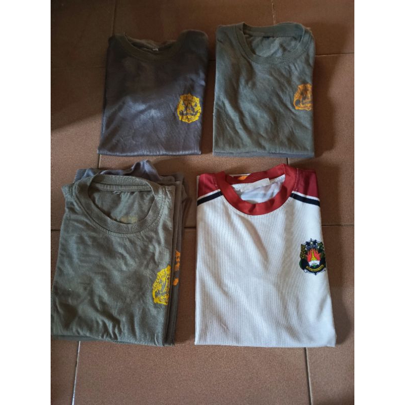 BORONGAN KAOS BEKAS TARUNA AKPOL ISI 4PCS