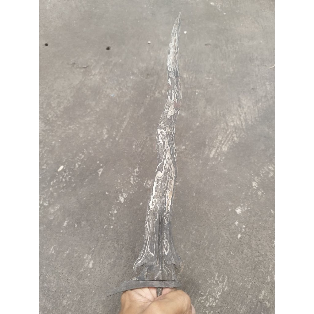 Keris Karno Tanding luk 5 pamor Ngulit Semongko