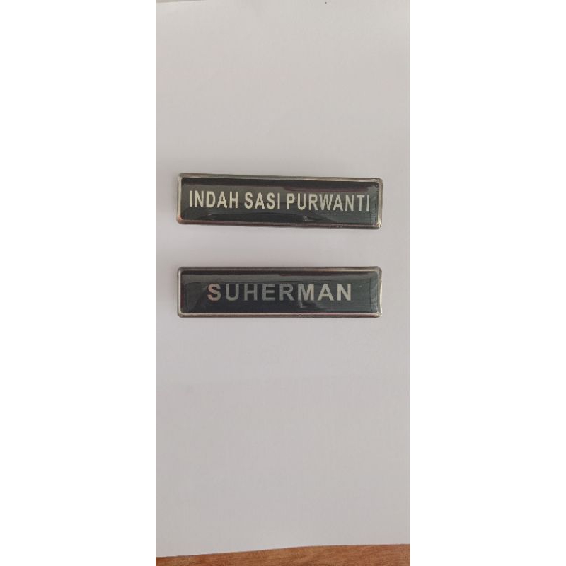 

Nametag Staenlis Resin