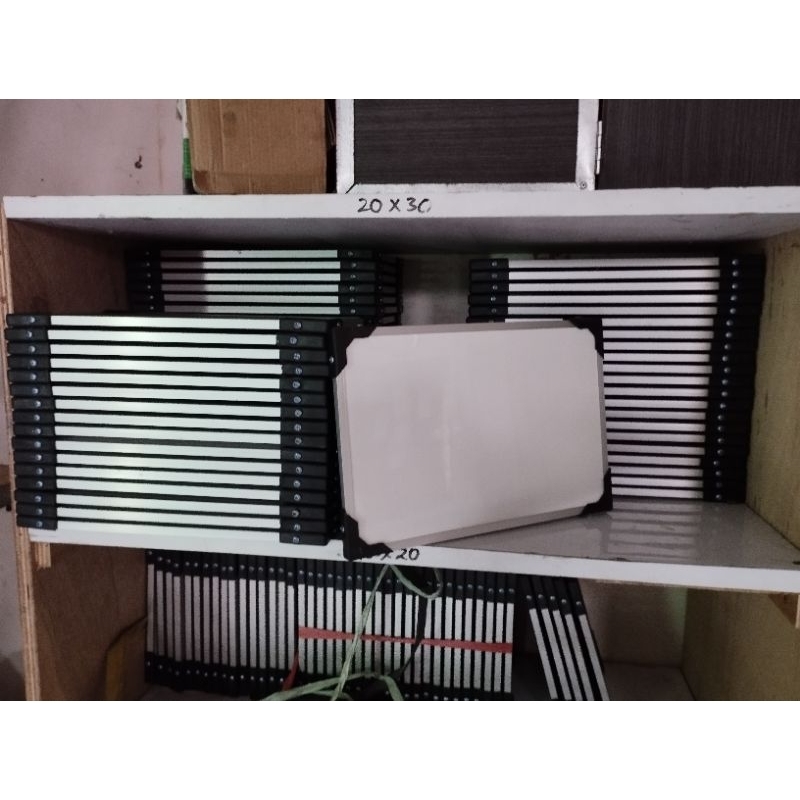 

whiteboard 20x30 plus cantolan grosir