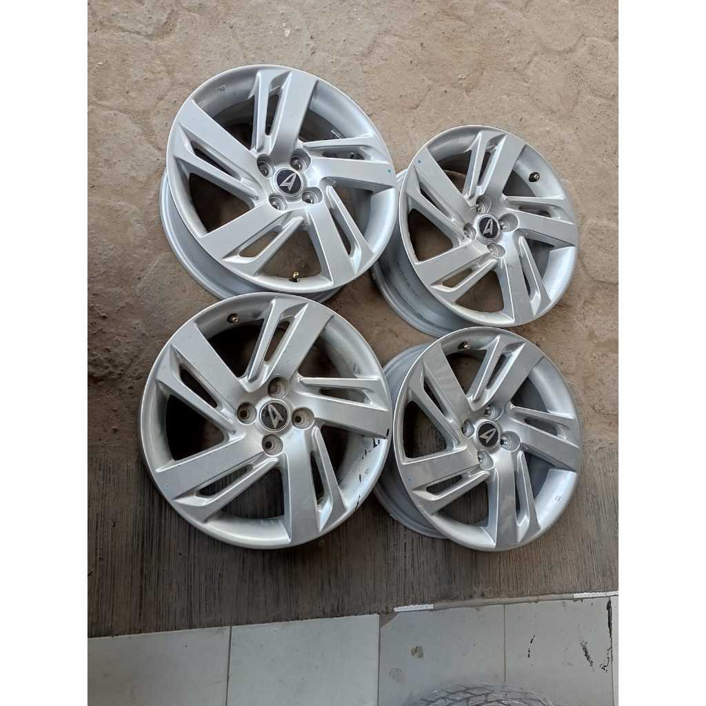 velg bekas raize ring 16 baut roda 4x100 cocok buat mobilio jazz yaris raize rocky