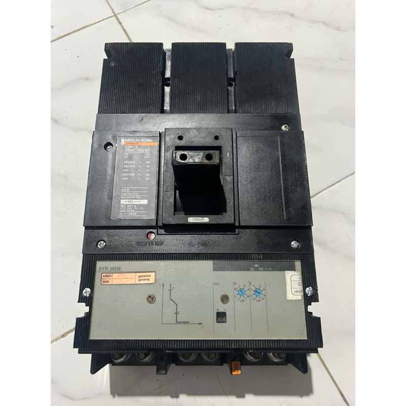 Mccb 800a 3phase merlin Gerin