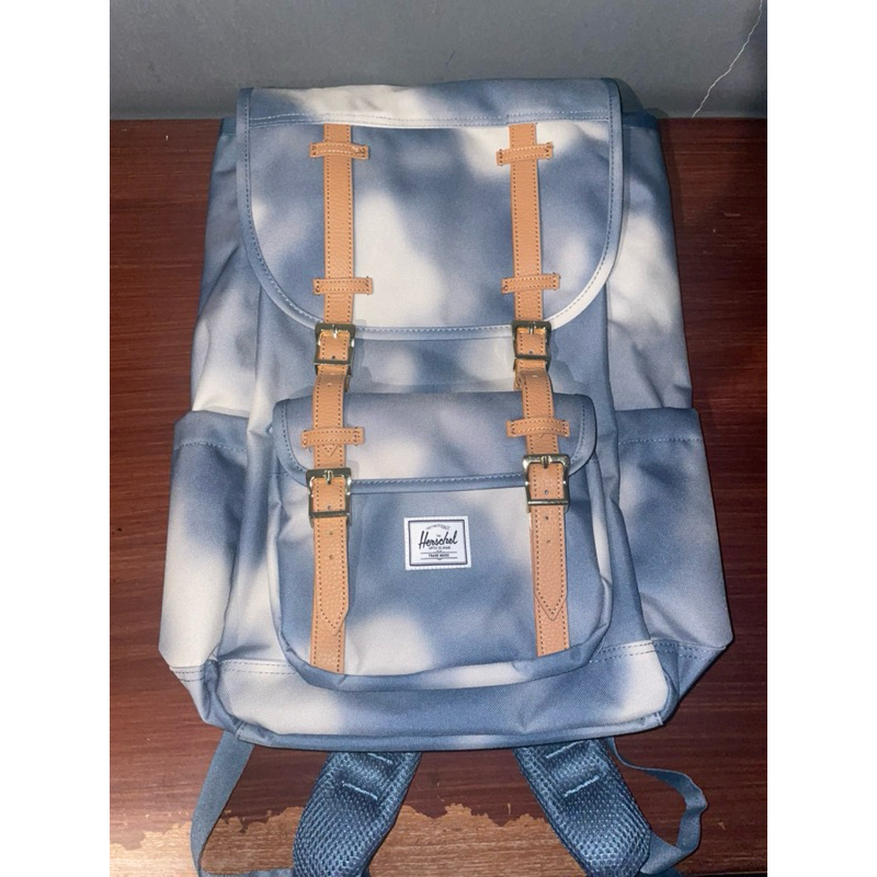 Herschel Little America mid