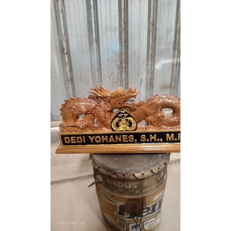 

Papan nama