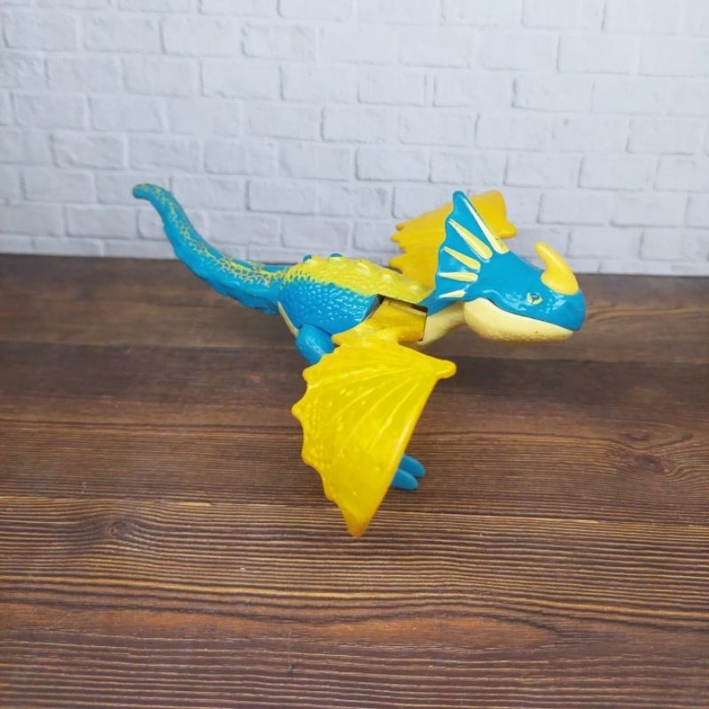 Stormfly How to train your dragon figure preloved happy meal mcd