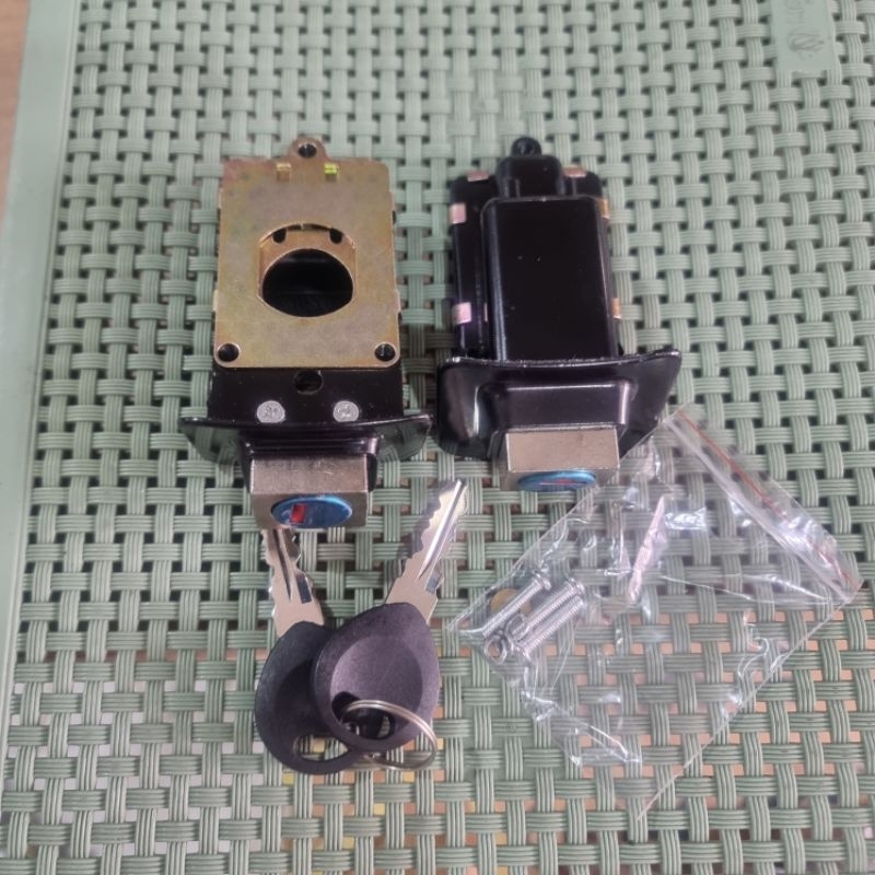 rumah kunci jok vespa SPARTAN EXCLUSIVE