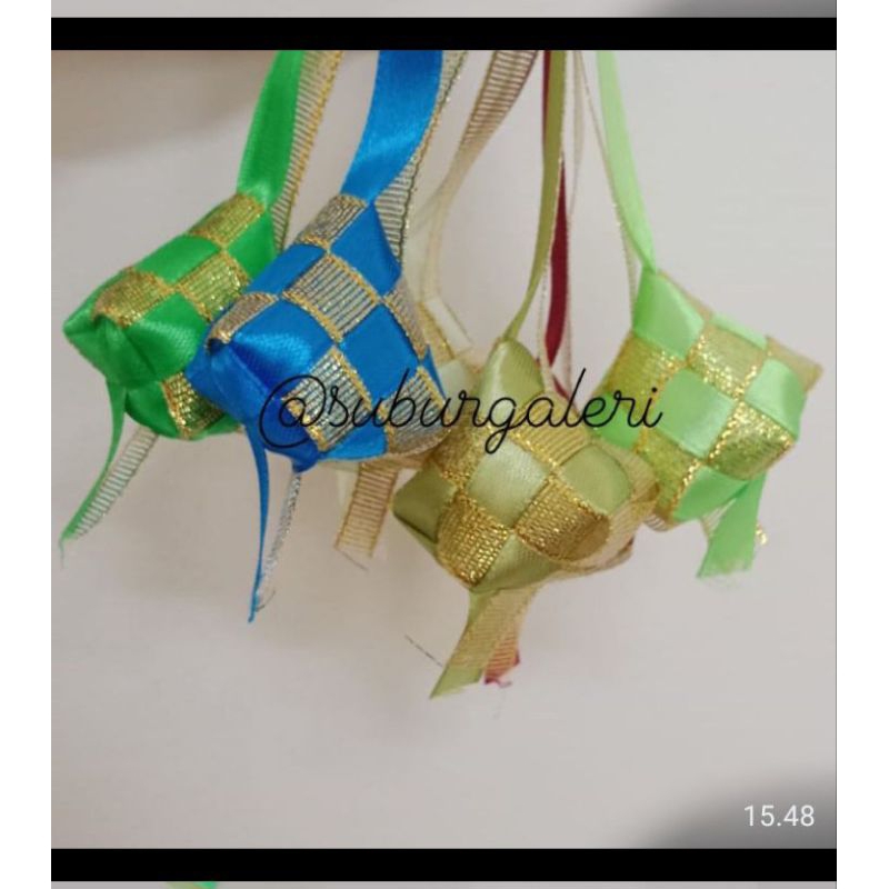 

hiasan ketupat pita isi dakron