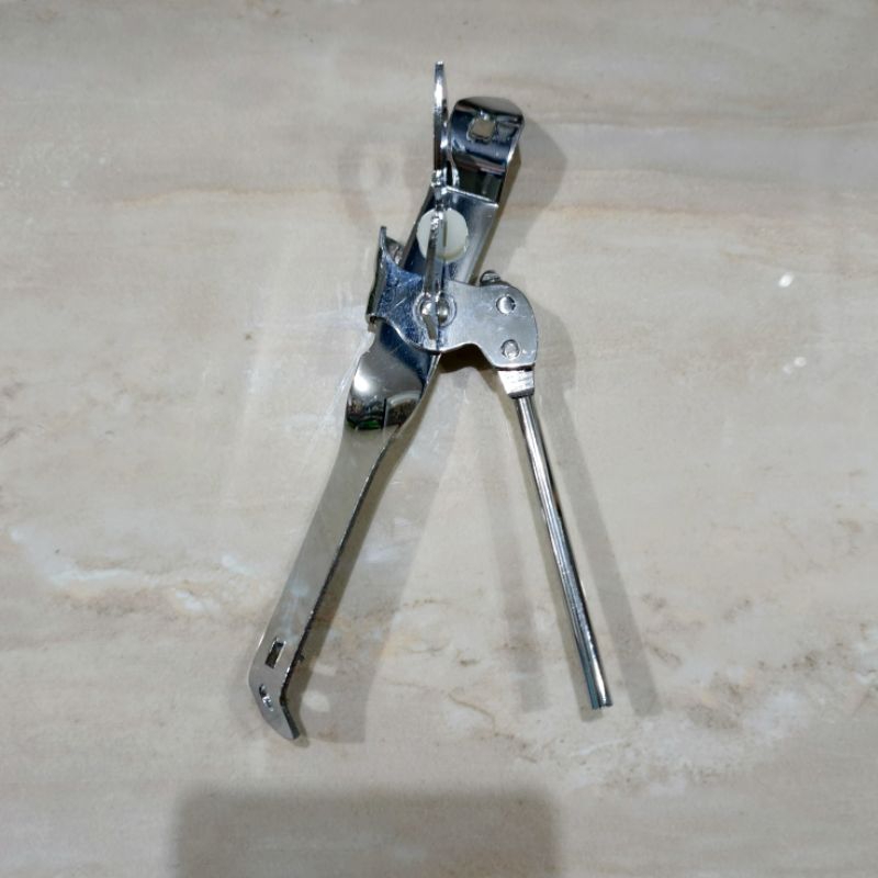 Alat Buka Kaleng / Bukaan Kaleng / Bukaan Botol /Pembuka Tutup Kaleng Stainless Putar