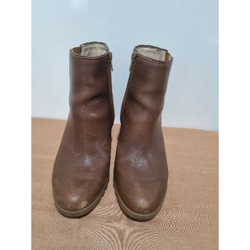 Preloved: Hush Puppies Boots