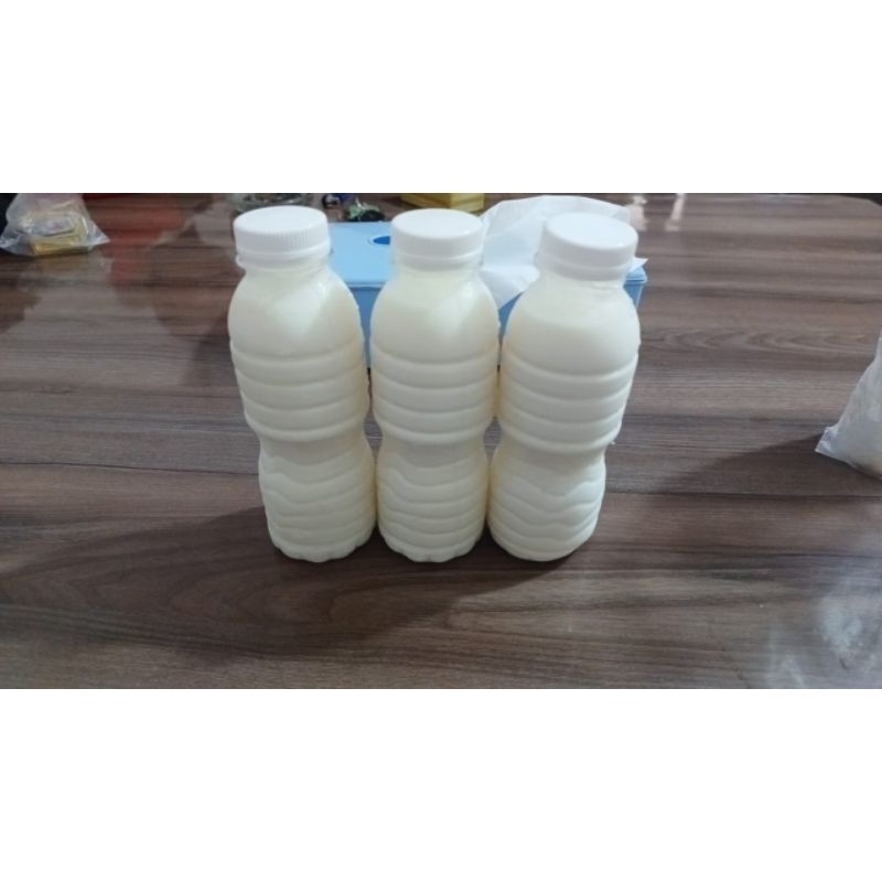 

Susu kambing Etawa-sapera Murni Dan segar 1 Liter. Afrika Farm