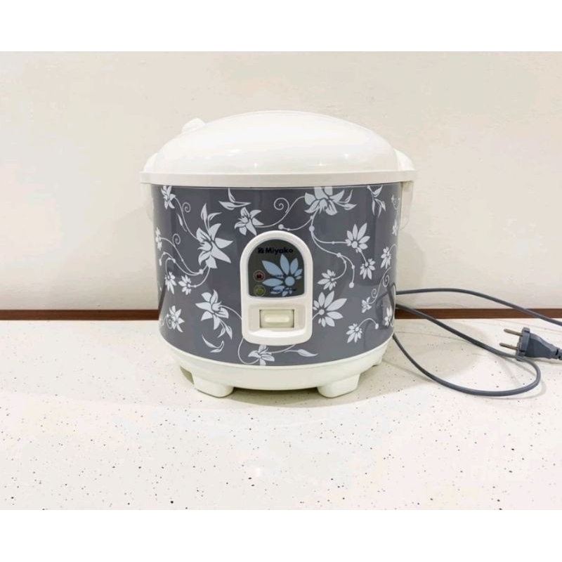 RICE COOKER MIYAKO MCM-528 (GREY) magic com miyako magic jar miyako magic warmer plus miyako penanak