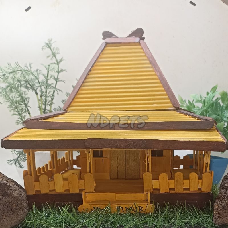 Rumah adat Joglo Jawa Timur stik es krim