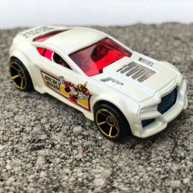 HOT WHEELS MICKEY MOUSE TORQUE TWISTER