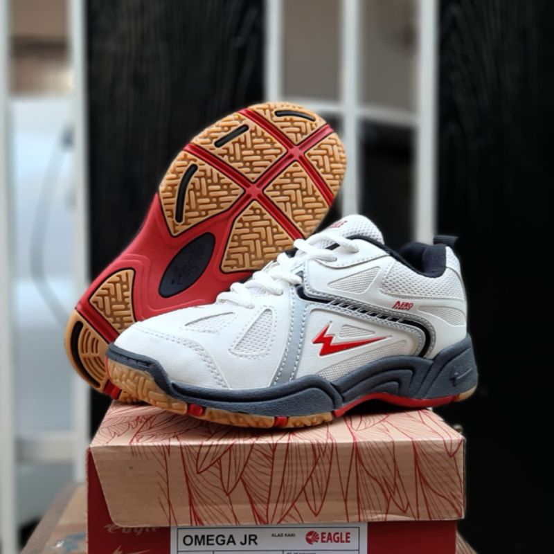 Sepatu badminton anak merk Eagle