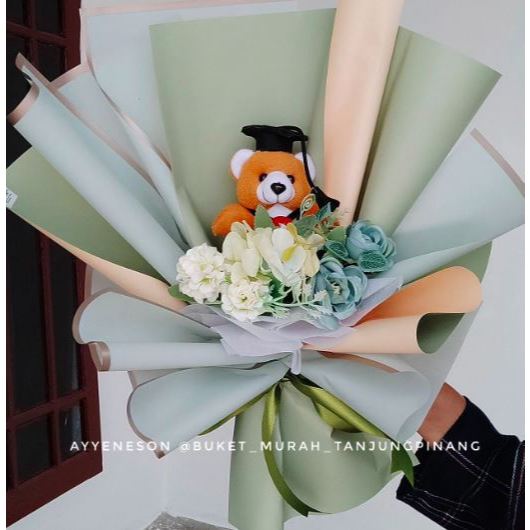Buket Bunga Boneka Wisuda Coklat Kertas Warna Hijau