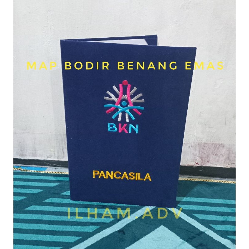 

Map custom logo benang emas map bludru logo berkualitas