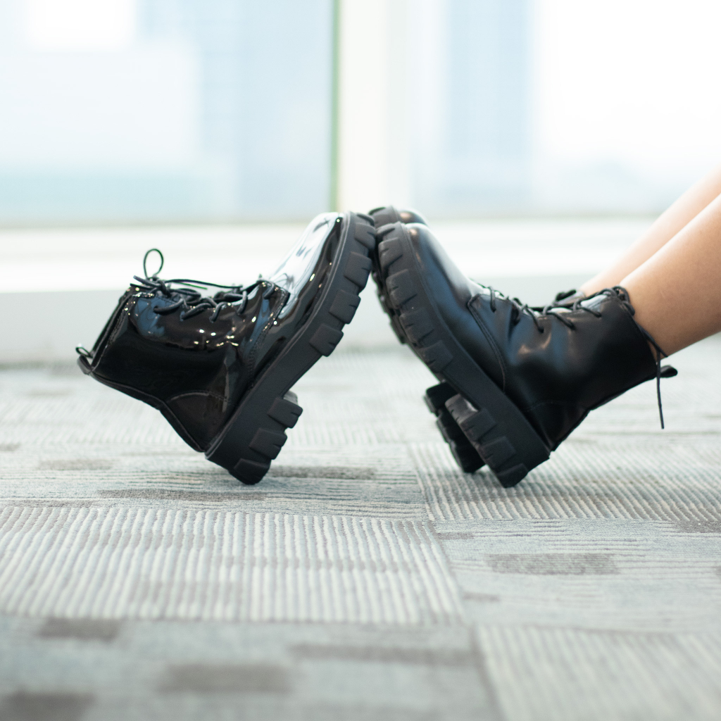 Leeonni "Free Box" Julia Sepatu Boots Hitam Wanita Korean Style / Sepatu Boots Heels Wanita
