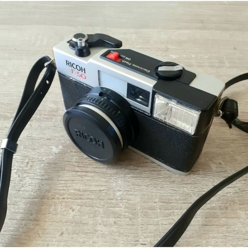 kamera analog Ricoh F-50