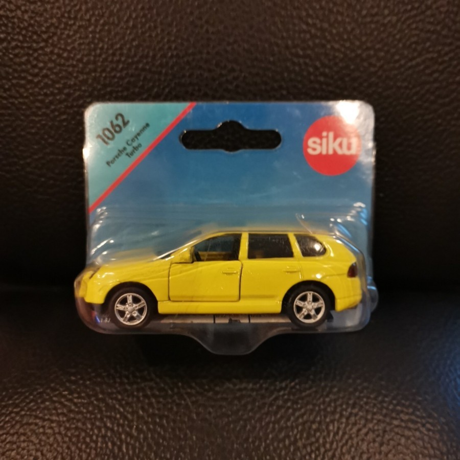 Diecast Siku 1062 Porsche Cayenne Turbo Kuning