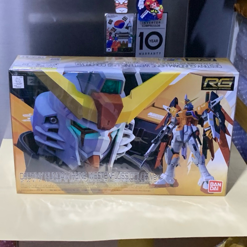 RG Destiny Gundam Heine Bandai