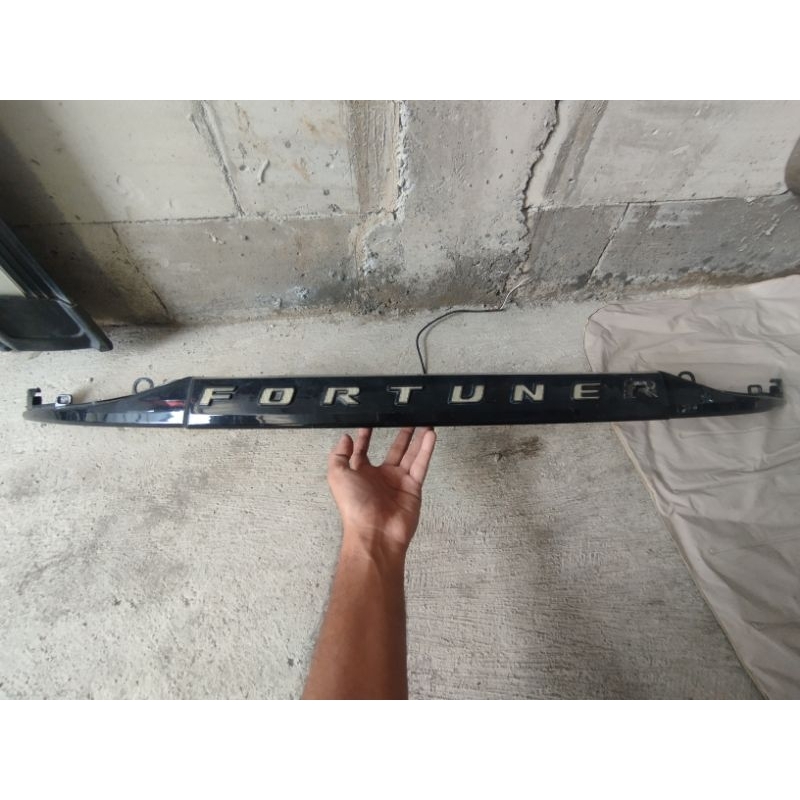 Trunk lid Led Fortuner 2012 sampai 2015
