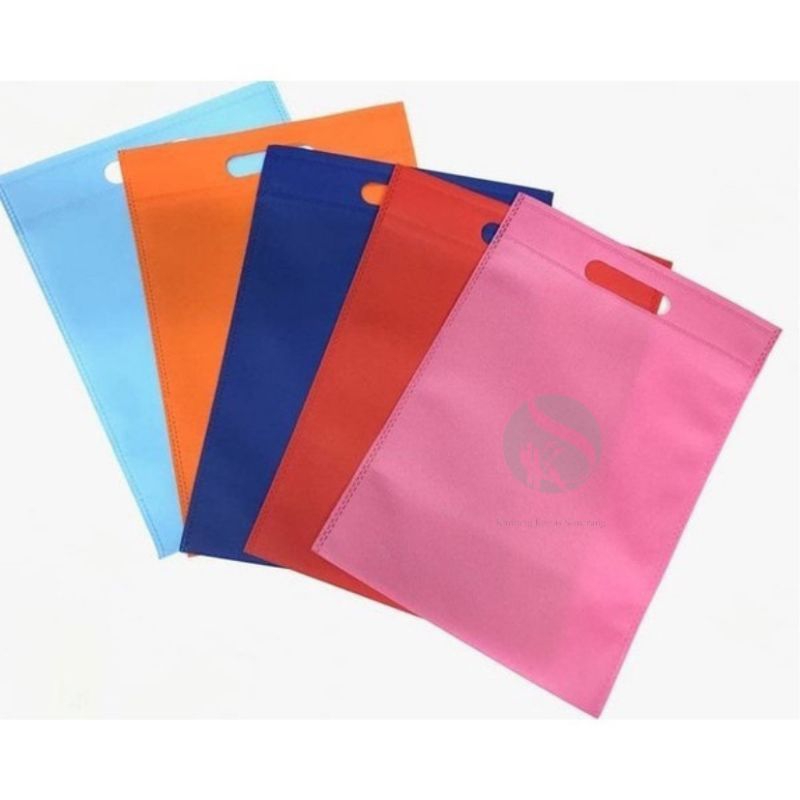 

tas spunbond oval/goodie bag/tas sovenir hajatan/tas pres/ uk 20x26
