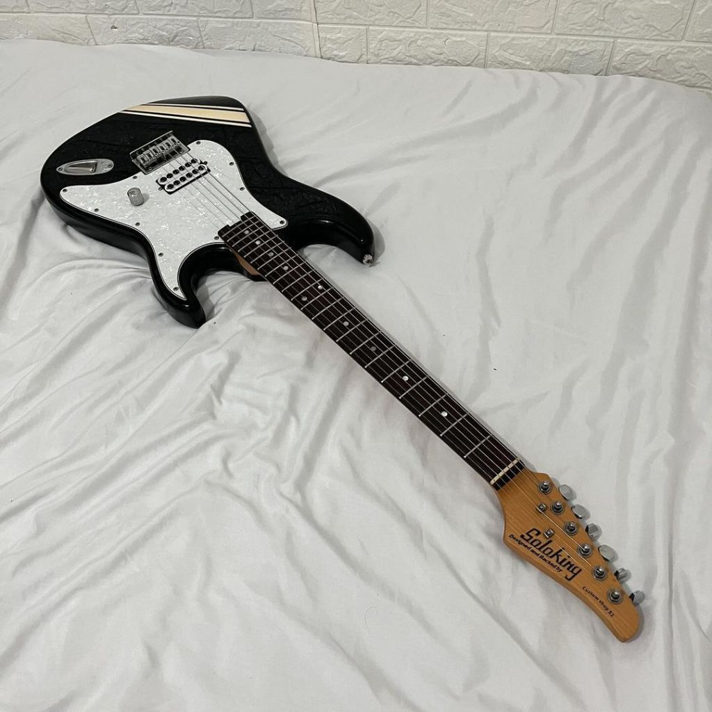 Soloking Tom Delonge Stratocaster MS-H Classic n boss squier