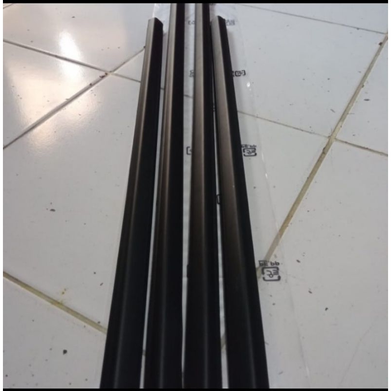KARET PELIPIT KACA LUAR HONDA JAZZ 2008-2012 SET MOBIL