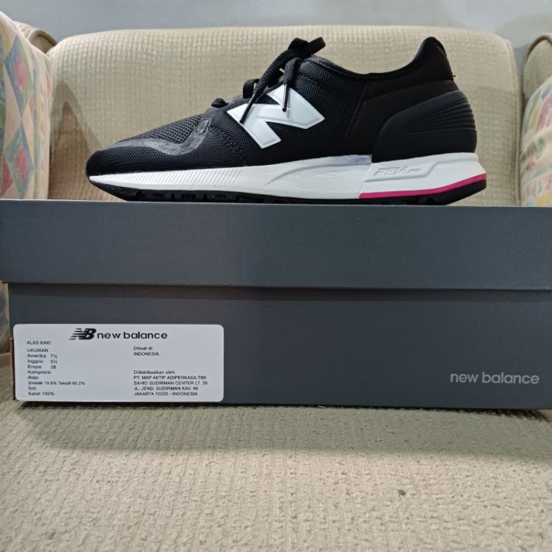 SEPATU SNEAKERS WANITA NEW BALANCE 247s V3 BLACK/HITAM WS247SA3