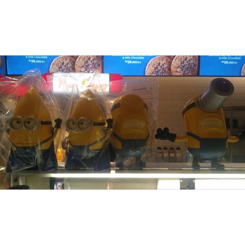 XXI TUMBLER MINIONS 2024