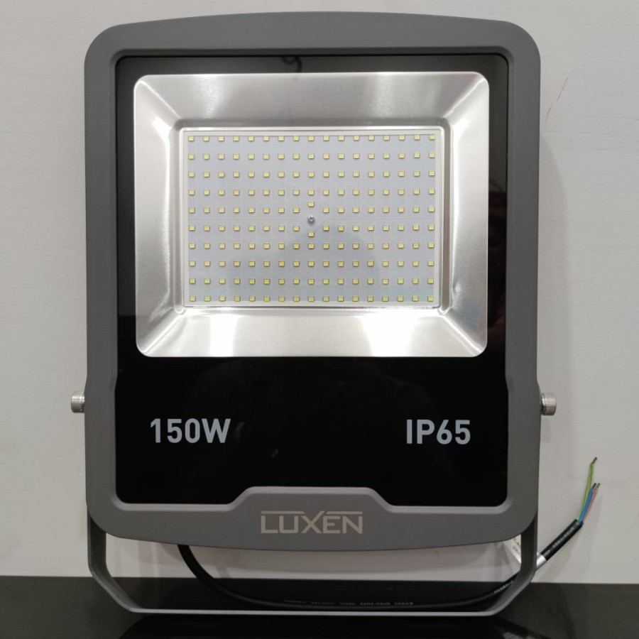 lampu sorot slim luxen 150 watt