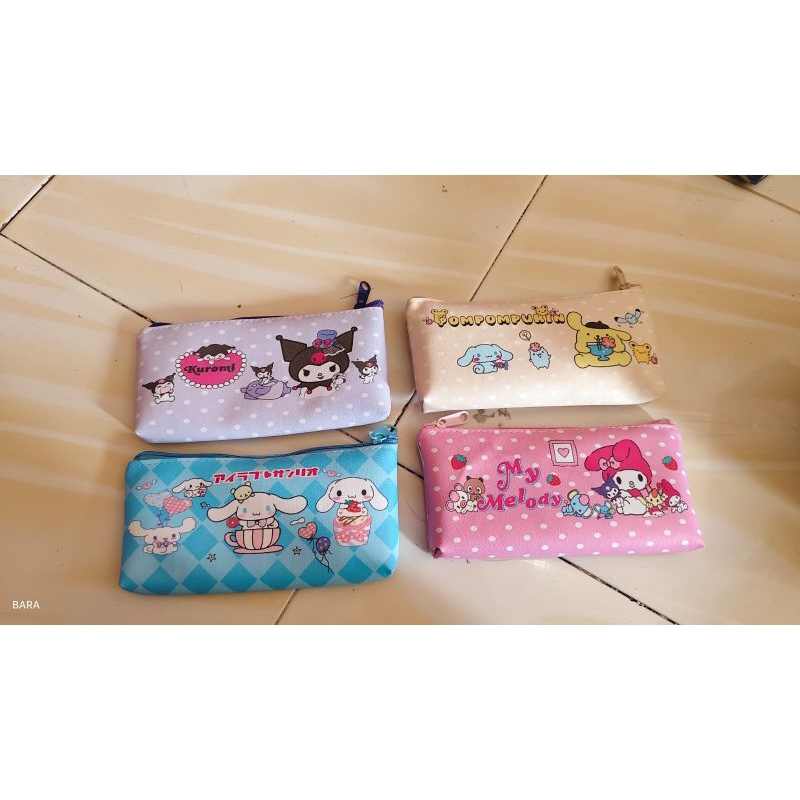 

Tempat pensil Prau Uk 21 x 9 x 2 || Tepak Pensil Motif Kuromi lucu bisa dipakai buat kado
