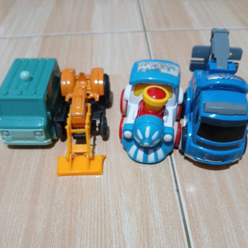 mainan mobil mobilan anak preloved bekas second isi 4